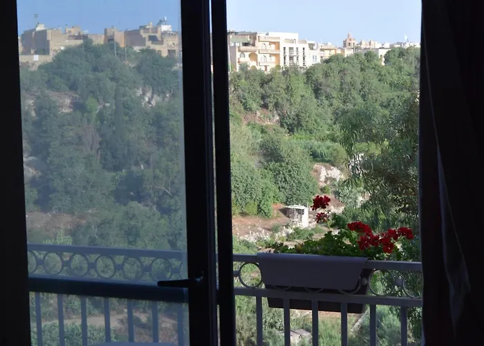 Gmiel In-natura Ghajn il-Kbira (Gozo)