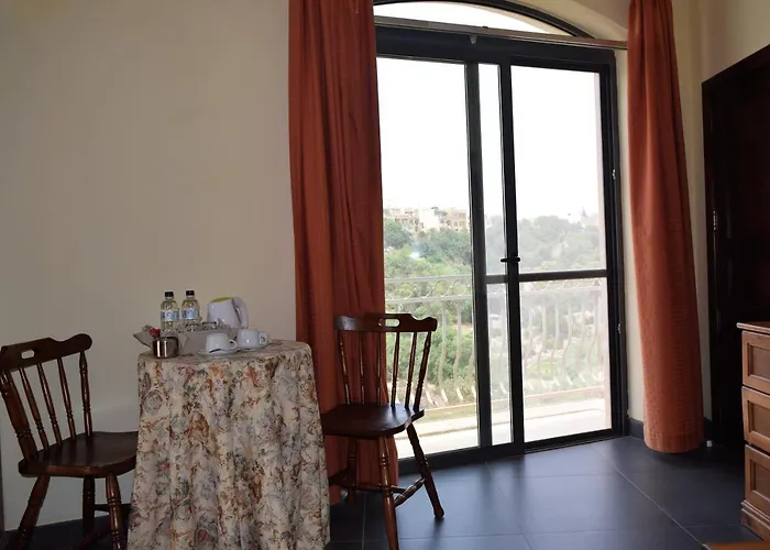 Πανσιόν Gmiel In-natura Ghajn il-Kbira (Gozo)