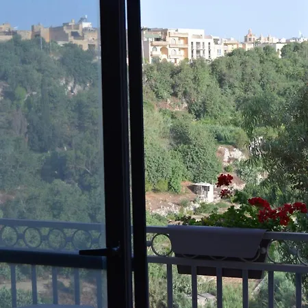 Gmiel In-natura Ghajn il-Kbira (Gozo)